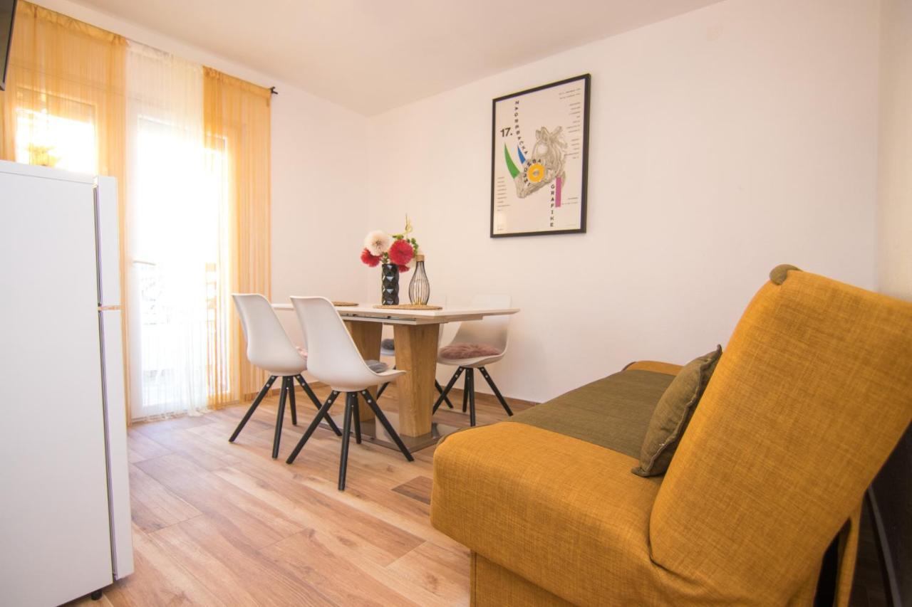 Apartments Flowers Veglia Exterior foto