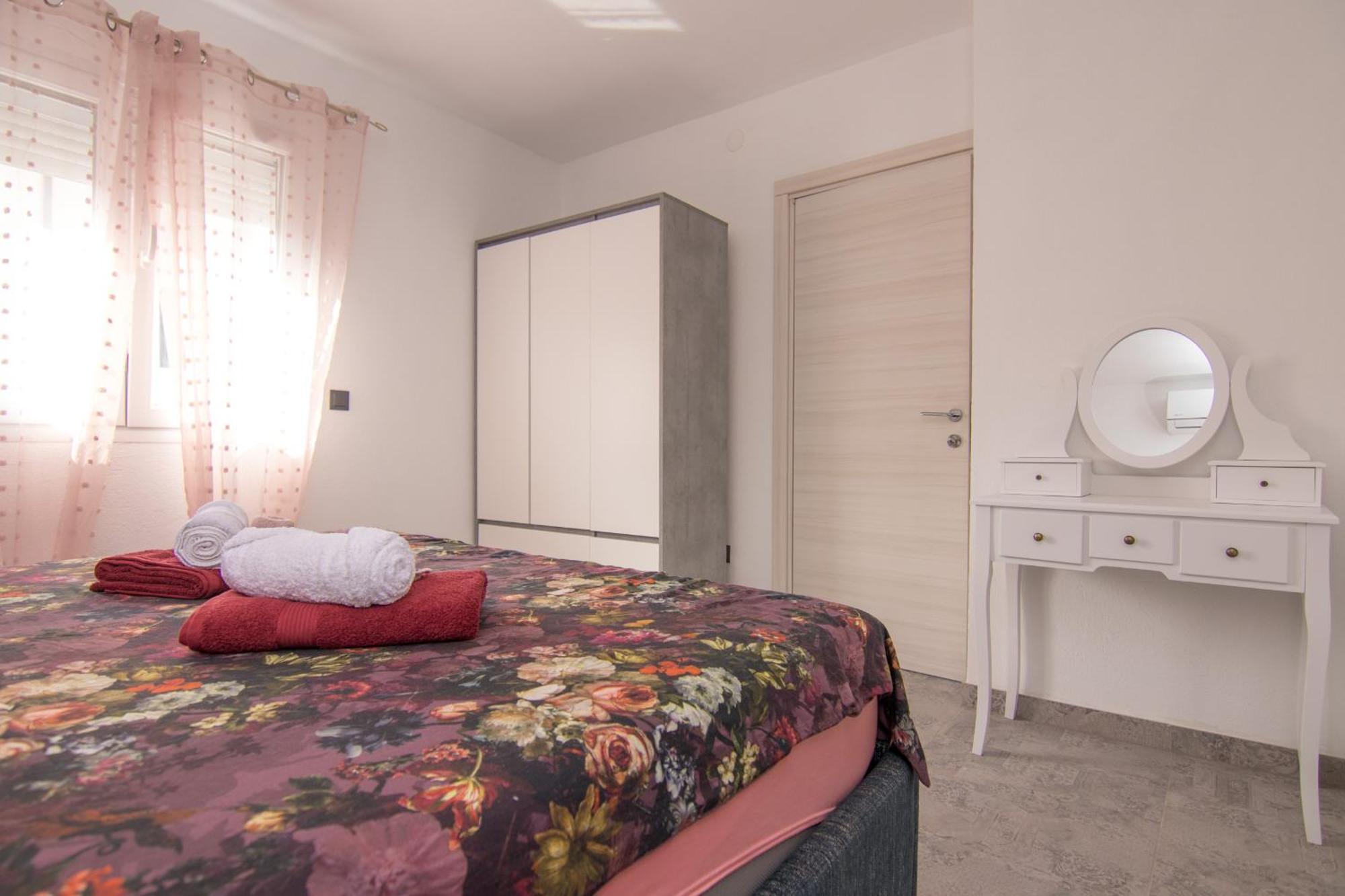 Apartments Flowers Veglia Exterior foto