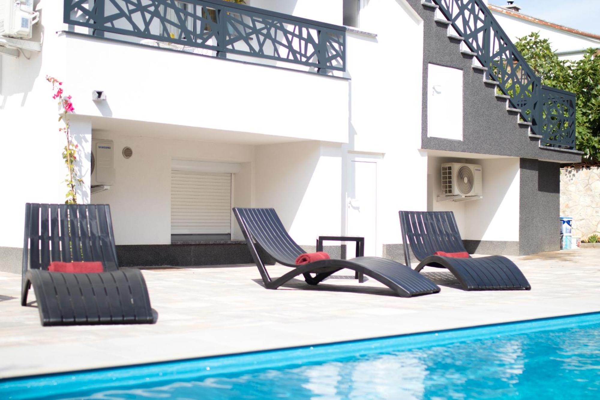 Apartments Flowers Veglia Exterior foto