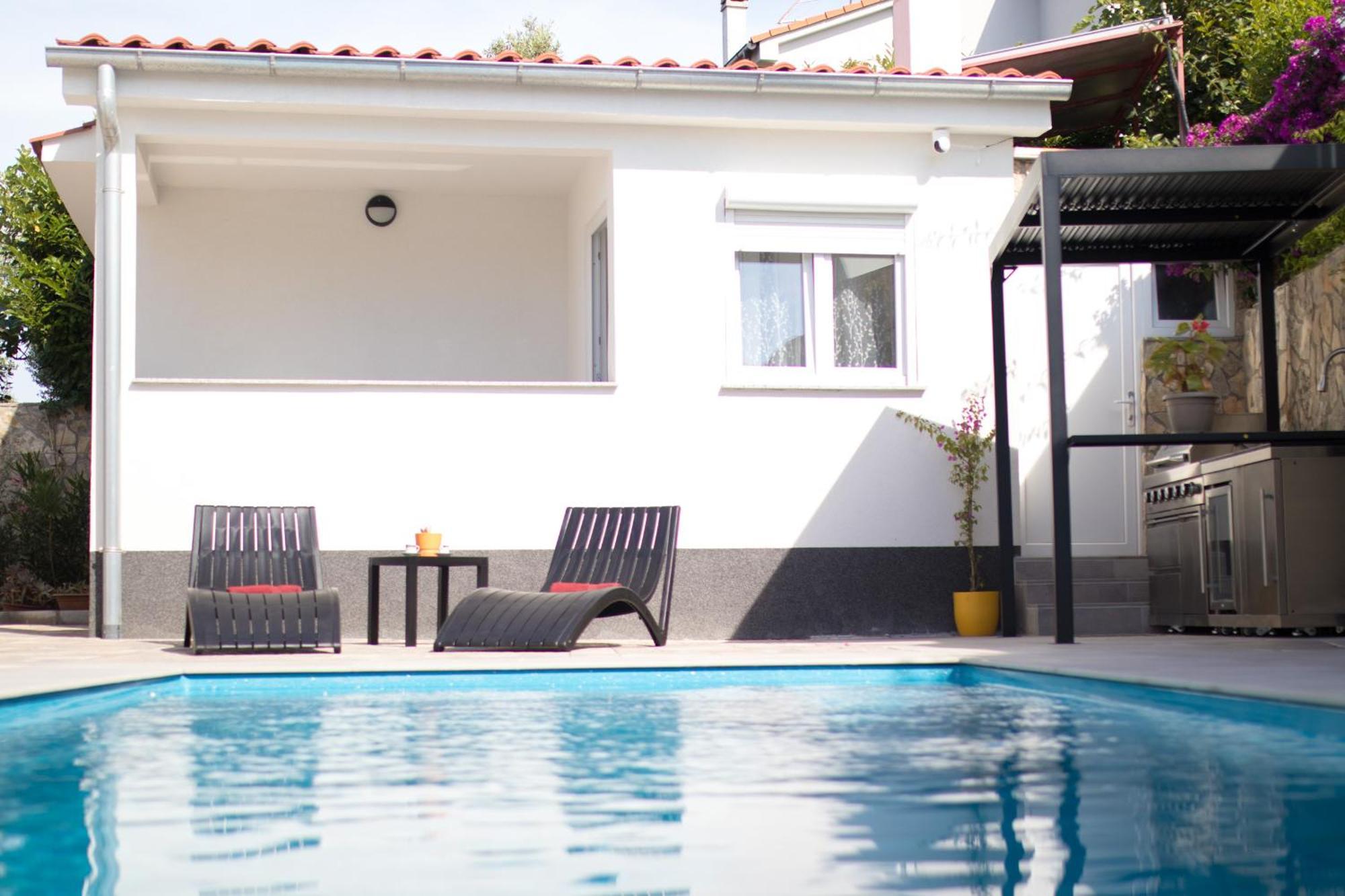 Apartments Flowers Veglia Exterior foto