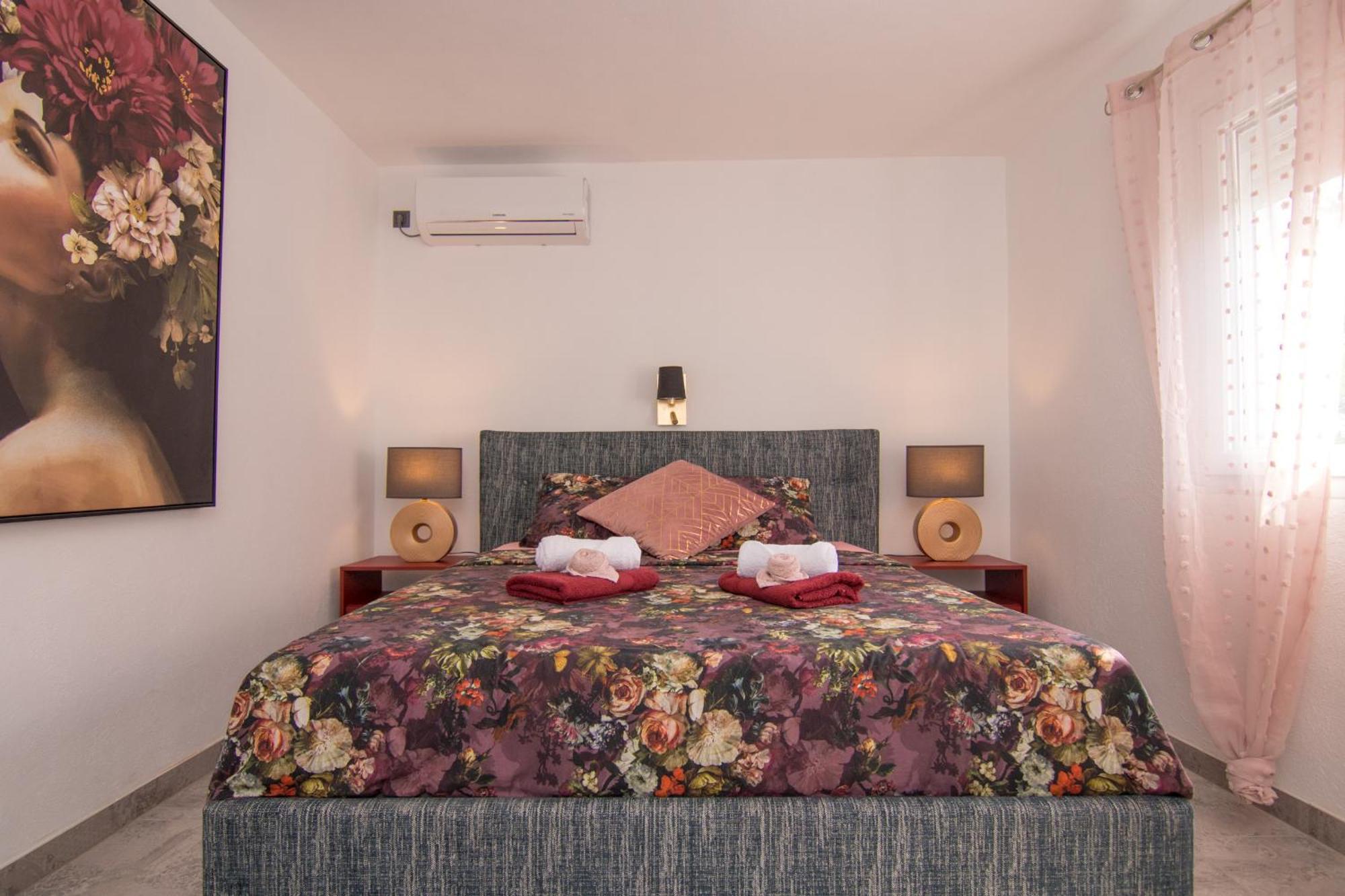 Apartments Flowers Veglia Exterior foto