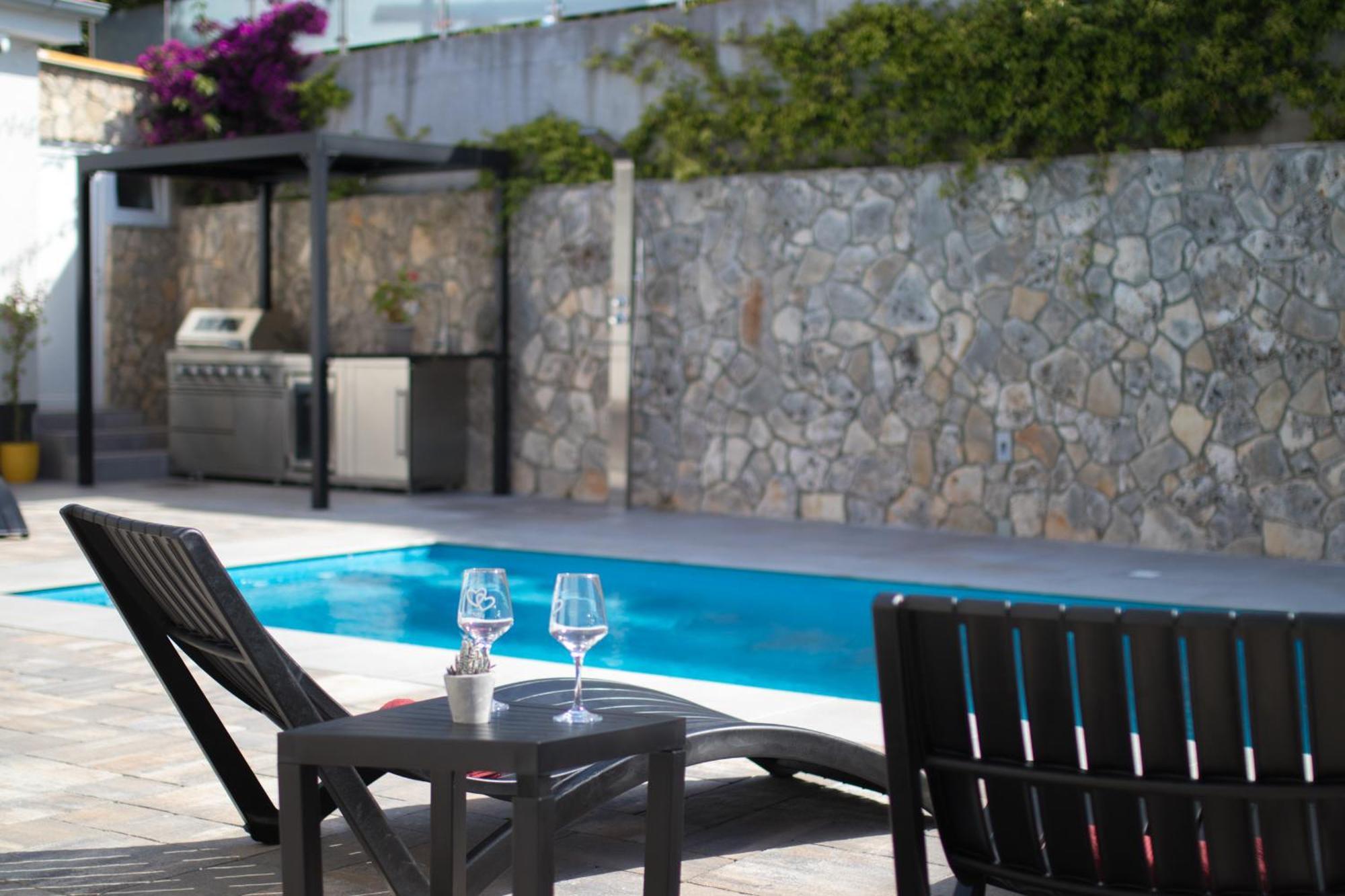 Apartments Flowers Veglia Exterior foto